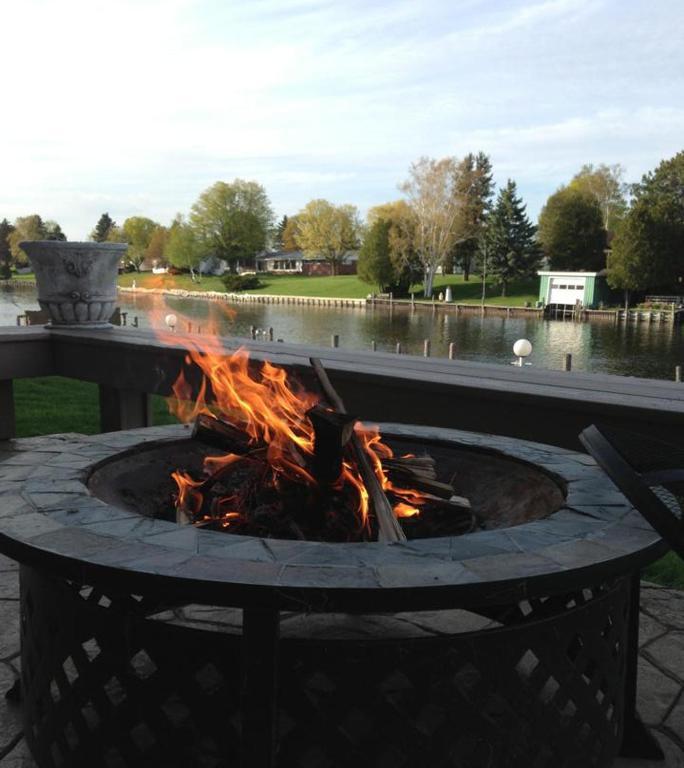 Fleetwood Inn Suites Cheboygan Exterior foto